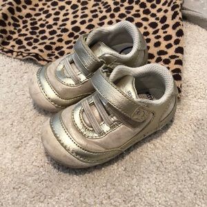 Stride rite size 5 sneaker